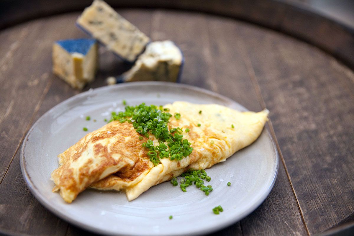 Protein omelette with mushrooms and goat cheese