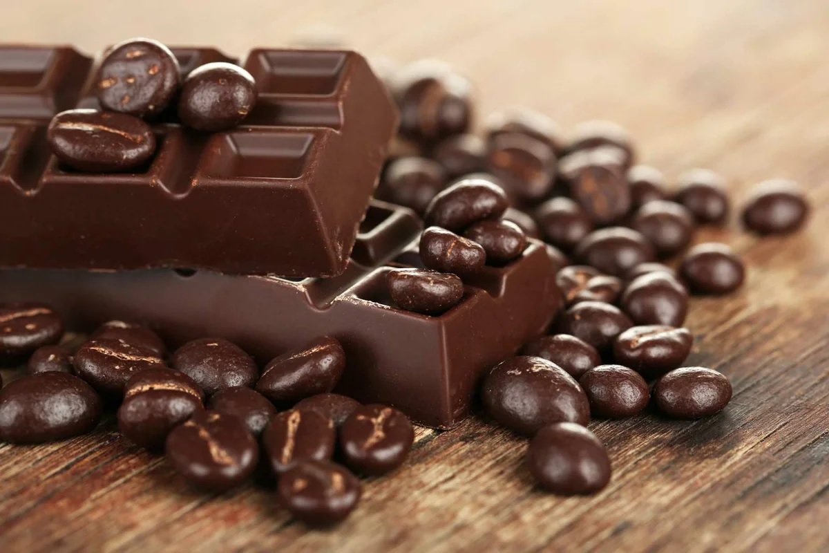 Organic Dark Chocolate: Heart Health and Mood without Additives